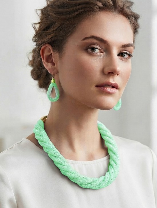 SPARKLE TUBE TWIST NECKLACE AND EARRING SET SPARKLE TUBE TWIST NECKLACE AND EARRING SET